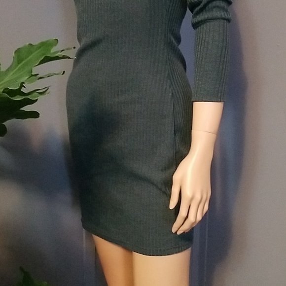 Sweater Dress FINAL PRICE CLEARANCE - Picture 4 of 8
